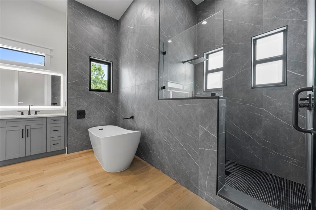 For Rent: $22,000 (5 beds, 5 baths, 5096 Square Feet)