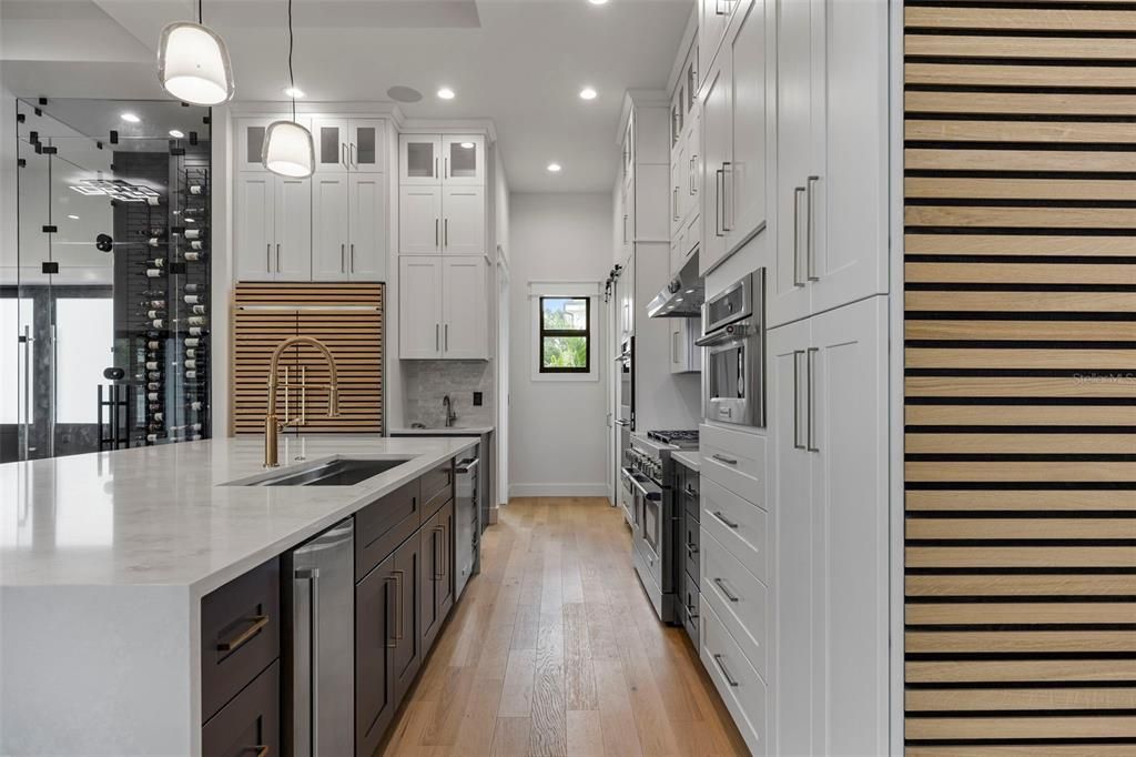 For Rent: $22,000 (5 beds, 5 baths, 5096 Square Feet)