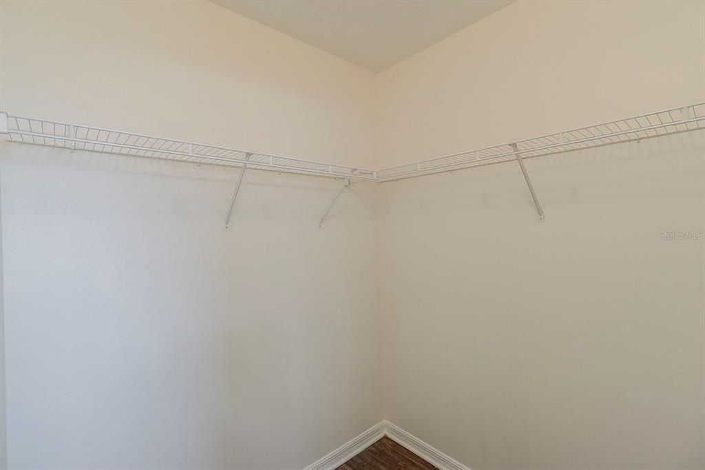 Active With Contract: $384,900 (3 beds, 3 baths, 2434 Square Feet)