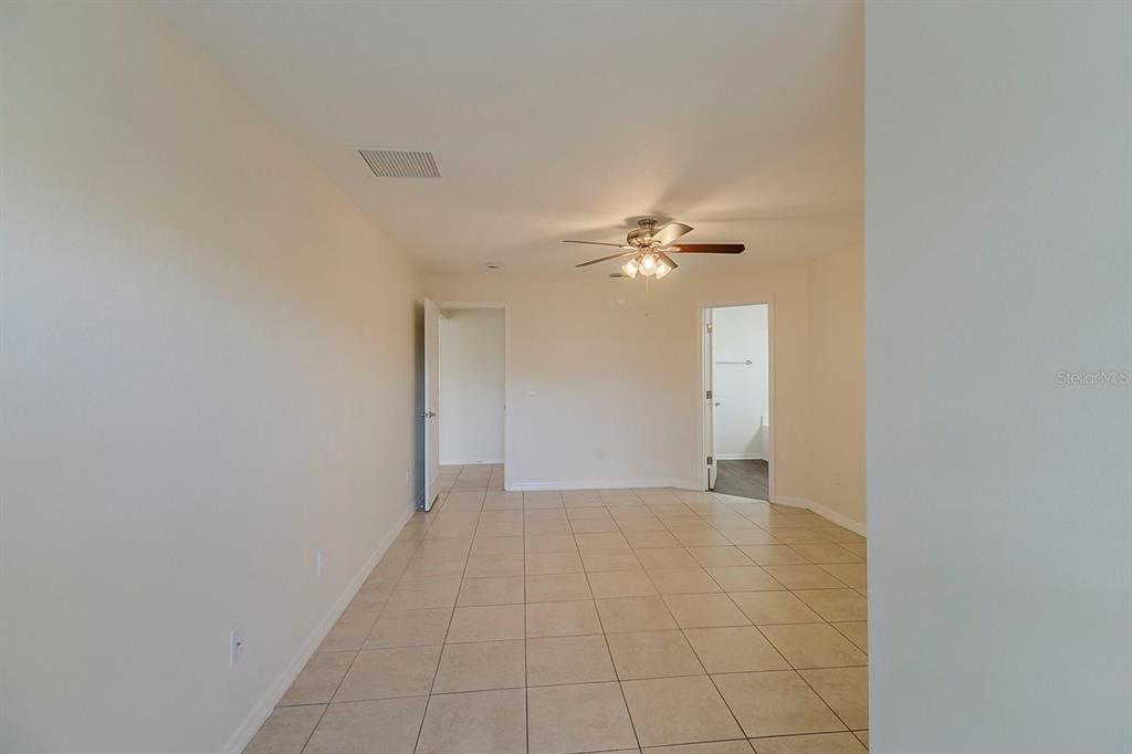 Active With Contract: $384,900 (3 beds, 3 baths, 2434 Square Feet)