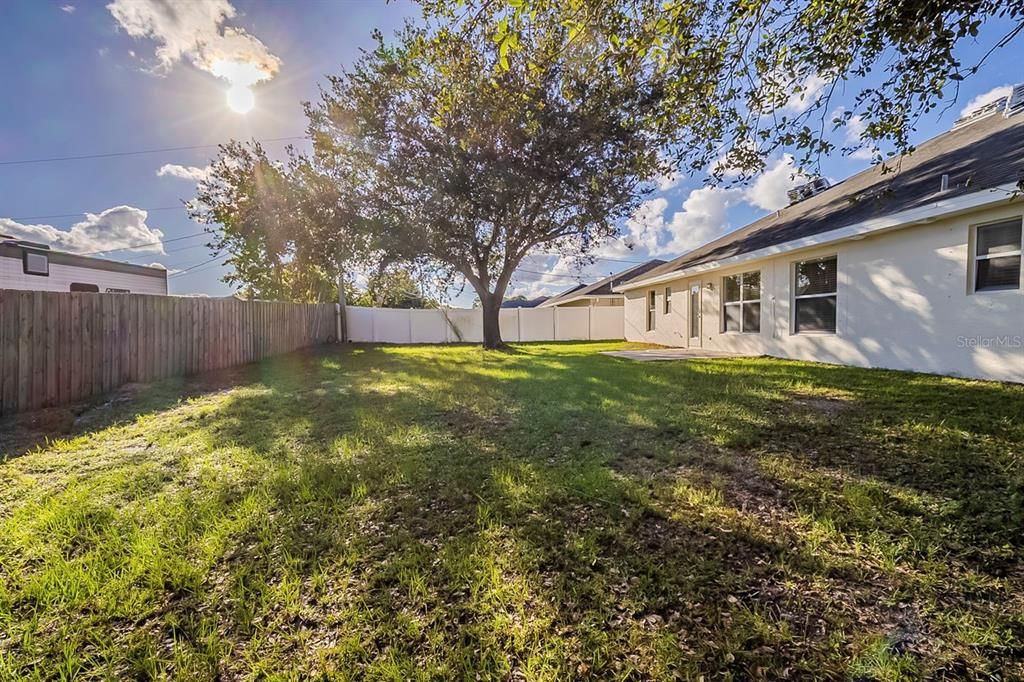 Active With Contract: $384,900 (3 beds, 3 baths, 2434 Square Feet)