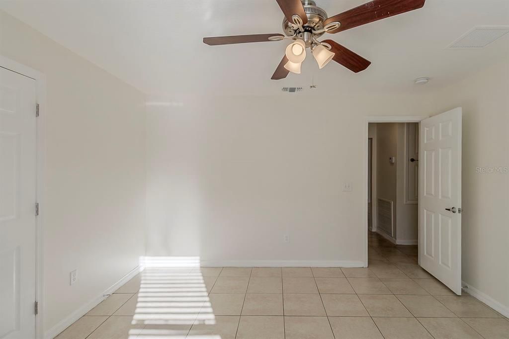 Active With Contract: $384,900 (3 beds, 3 baths, 2434 Square Feet)