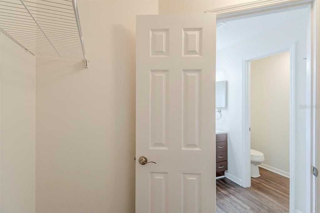 Active With Contract: $384,900 (3 beds, 3 baths, 2434 Square Feet)