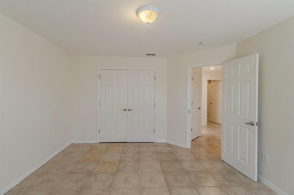 Active With Contract: $384,900 (3 beds, 3 baths, 2434 Square Feet)