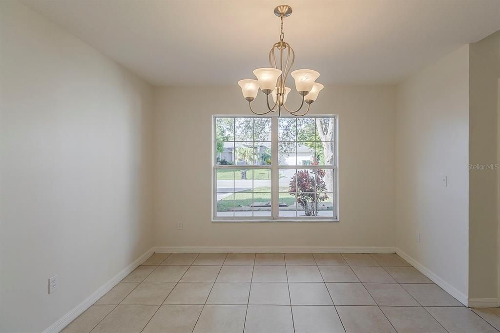 Active With Contract: $384,900 (3 beds, 3 baths, 2434 Square Feet)