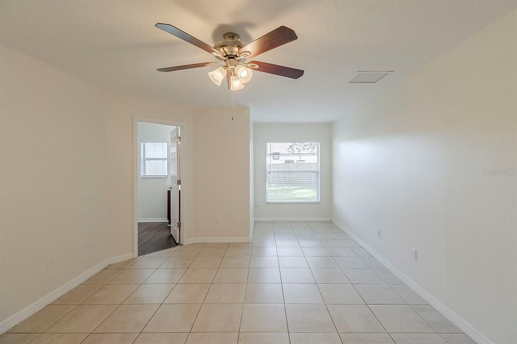 Active With Contract: $384,900 (3 beds, 3 baths, 2434 Square Feet)