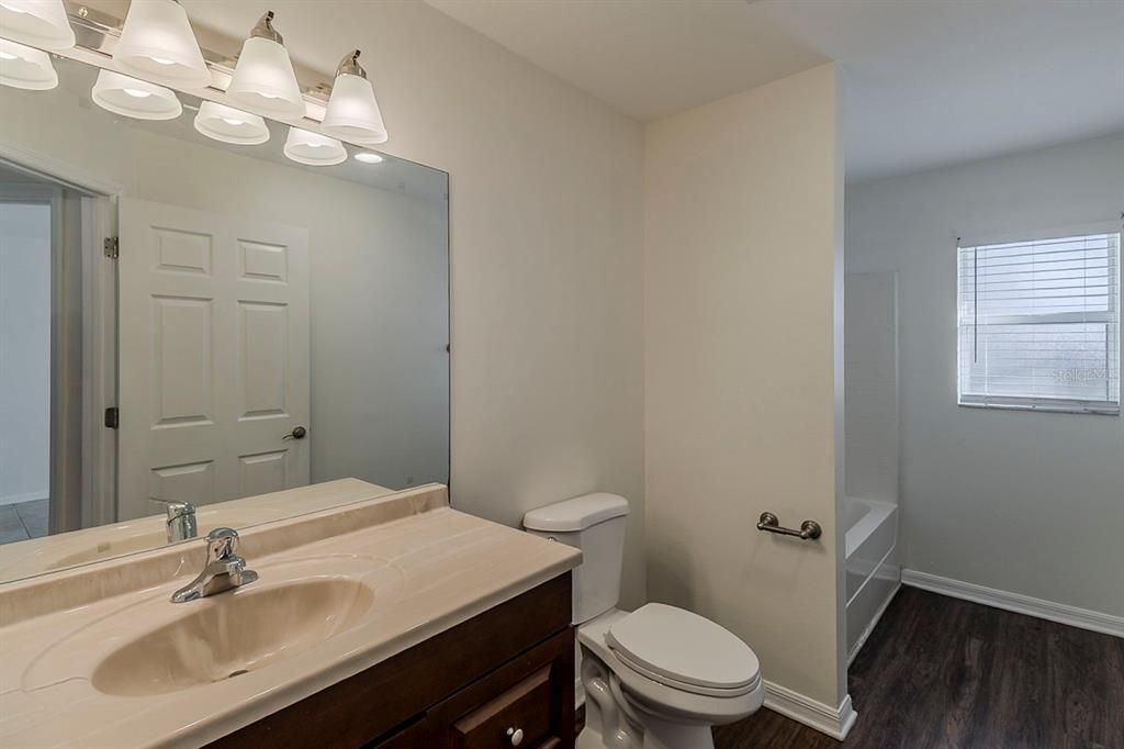 Active With Contract: $384,900 (3 beds, 3 baths, 2434 Square Feet)