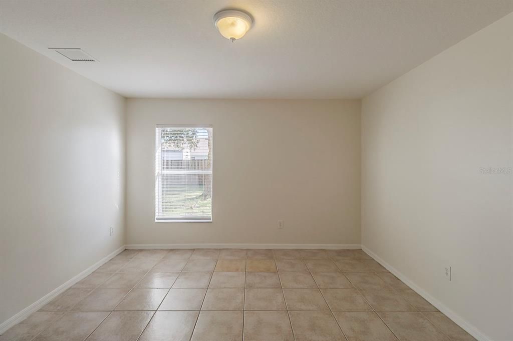 Active With Contract: $384,900 (3 beds, 3 baths, 2434 Square Feet)