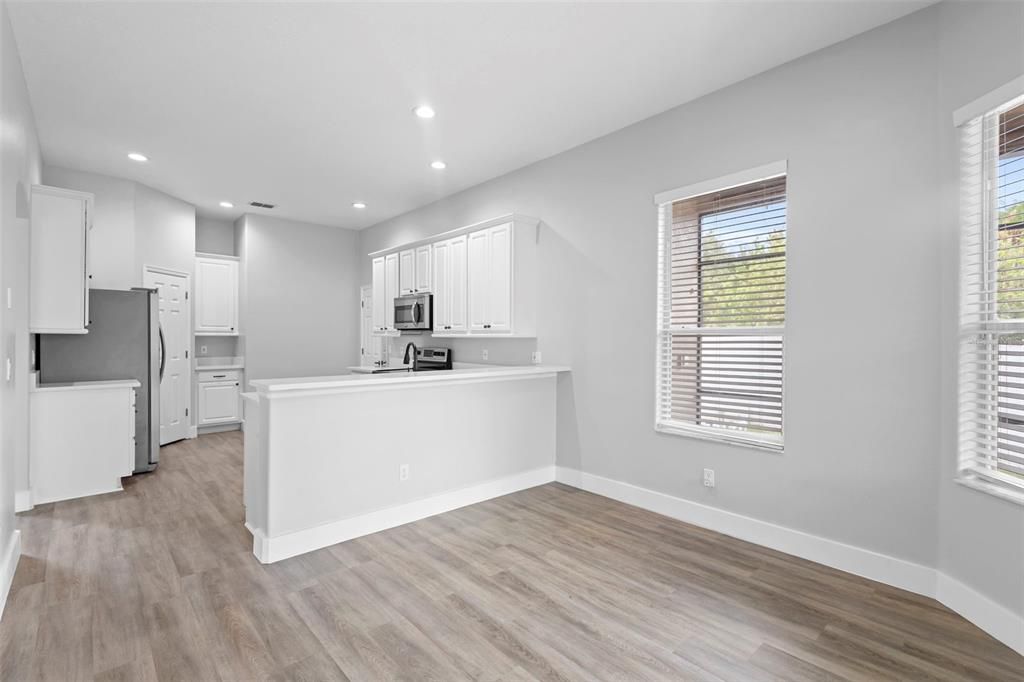 For Sale: $585,000 (3 beds, 3 baths, 2368 Square Feet)