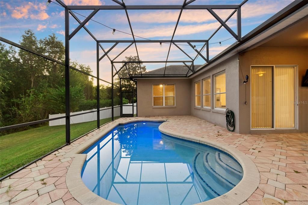 For Sale: $585,000 (3 beds, 3 baths, 2368 Square Feet)