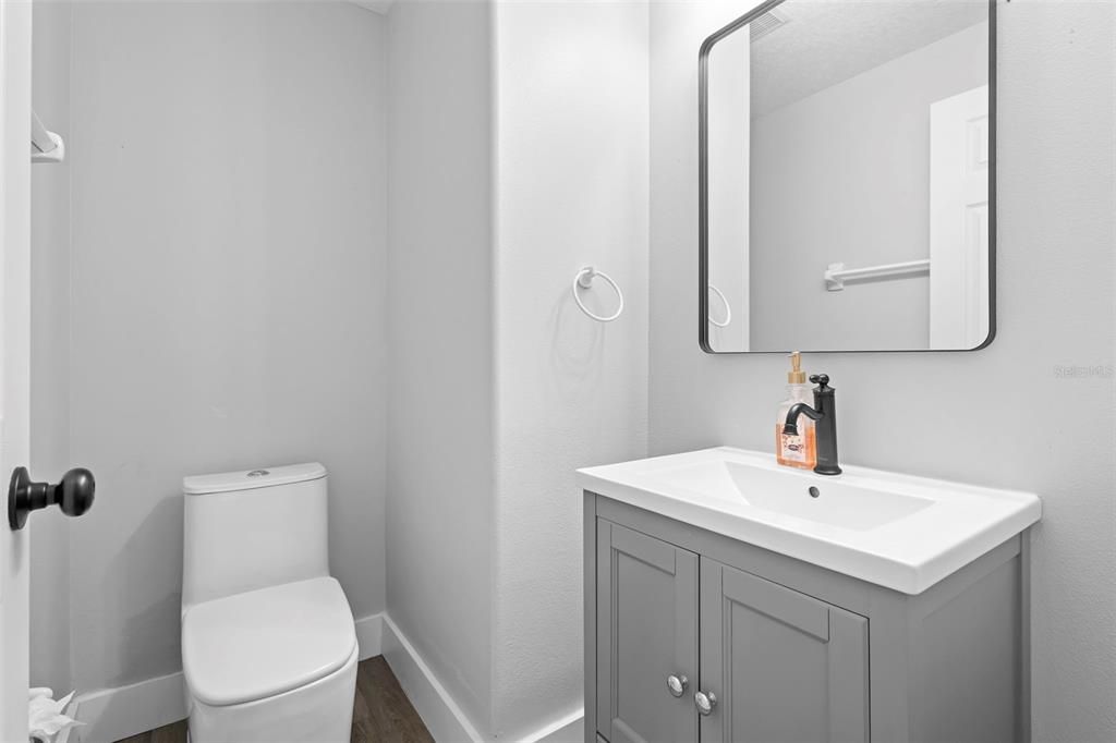 For Sale: $585,000 (3 beds, 3 baths, 2368 Square Feet)