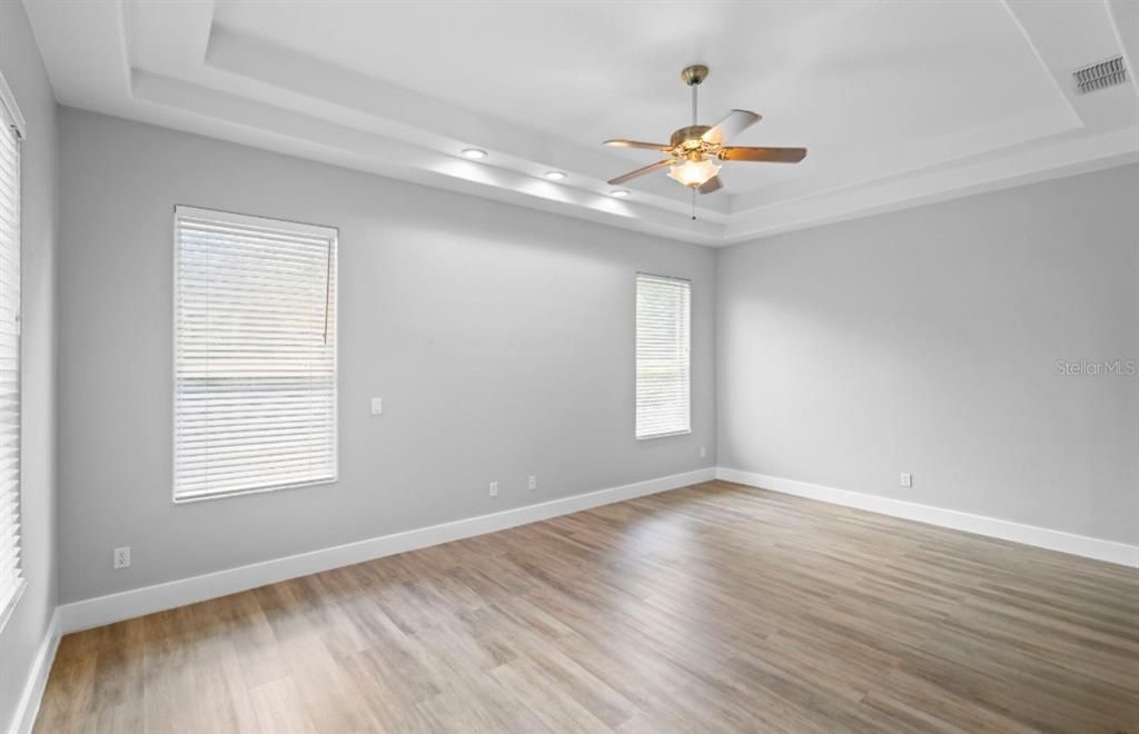 For Sale: $585,000 (3 beds, 3 baths, 2368 Square Feet)