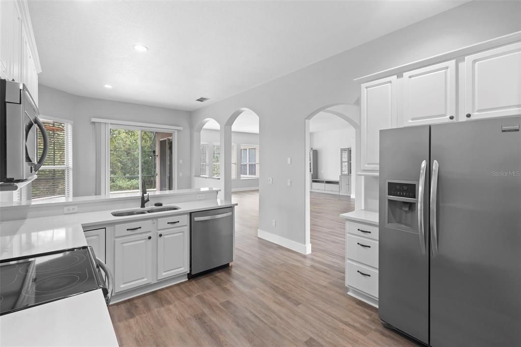 For Sale: $585,000 (3 beds, 3 baths, 2368 Square Feet)