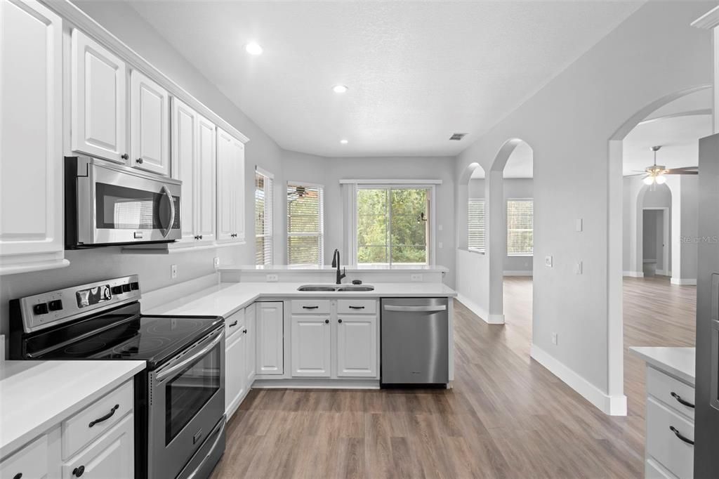 For Sale: $585,000 (3 beds, 3 baths, 2368 Square Feet)