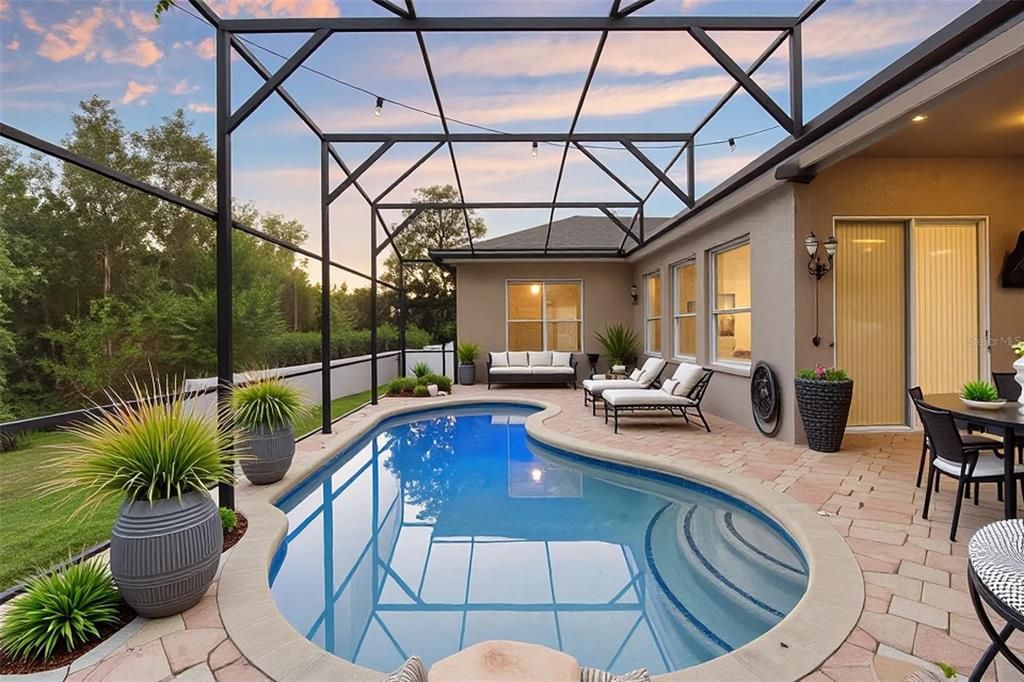 For Sale: $585,000 (3 beds, 3 baths, 2368 Square Feet)