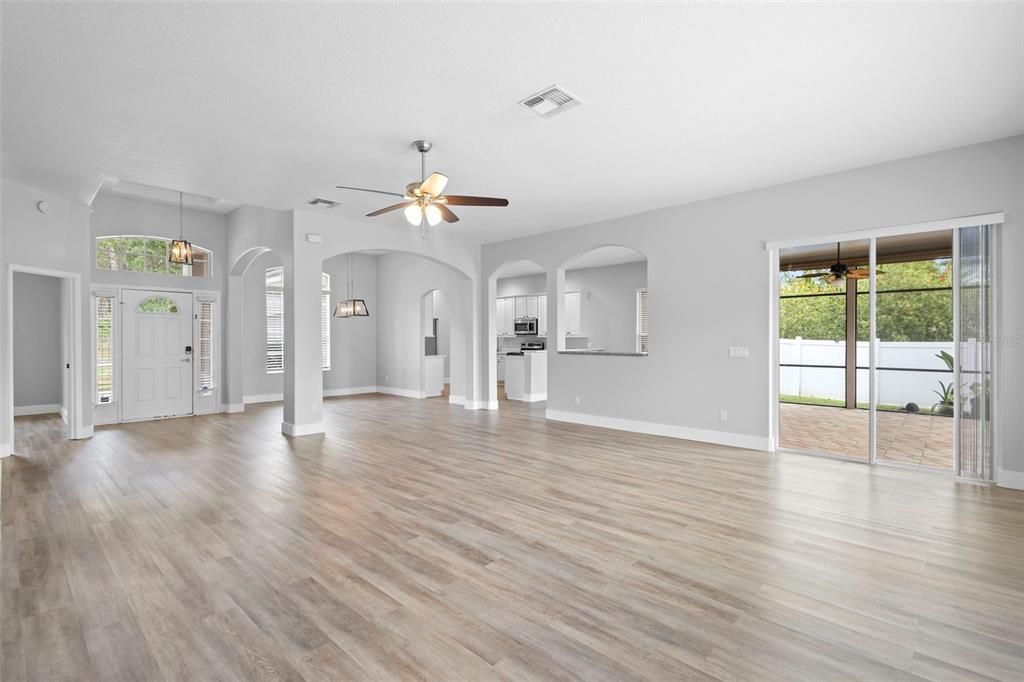 For Sale: $585,000 (3 beds, 3 baths, 2368 Square Feet)