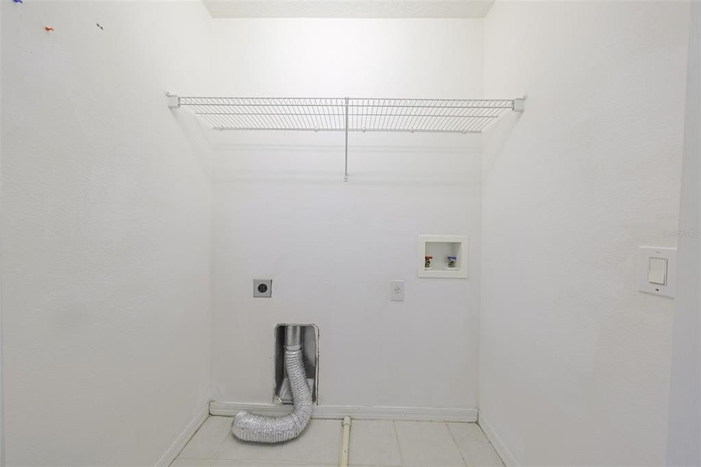 For Sale: $215,000 (2 beds, 2 baths, 1360 Square Feet)