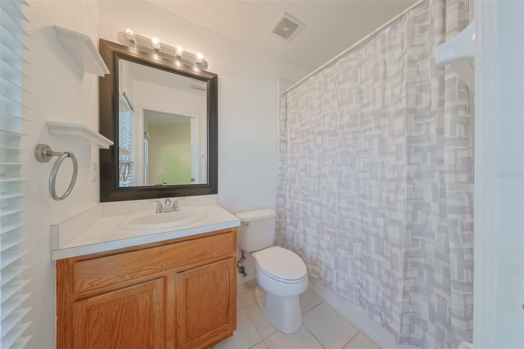 For Sale: $215,000 (2 beds, 2 baths, 1360 Square Feet)