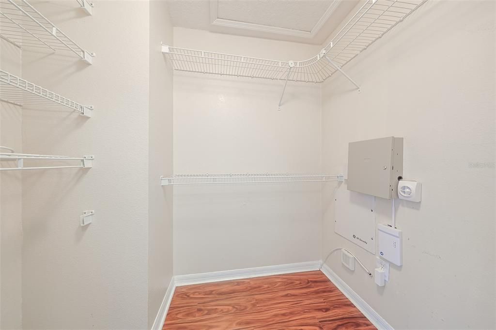 For Sale: $215,000 (2 beds, 2 baths, 1360 Square Feet)