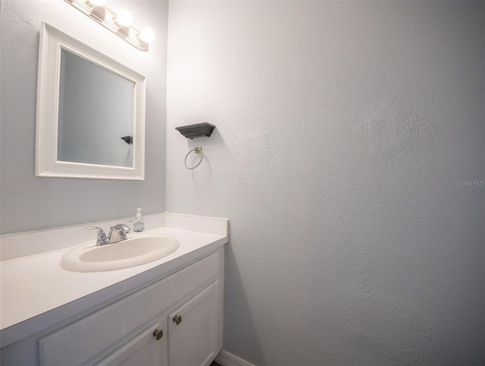 For Sale: $215,000 (2 beds, 2 baths, 1360 Square Feet)