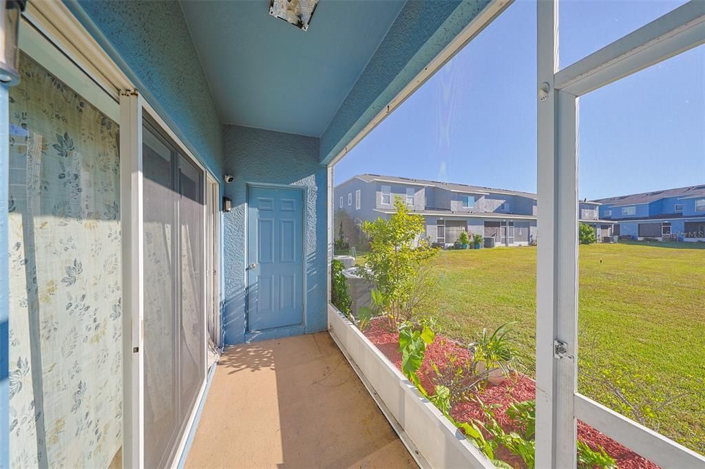 For Sale: $215,000 (2 beds, 2 baths, 1360 Square Feet)