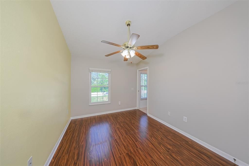 For Sale: $215,000 (2 beds, 2 baths, 1360 Square Feet)