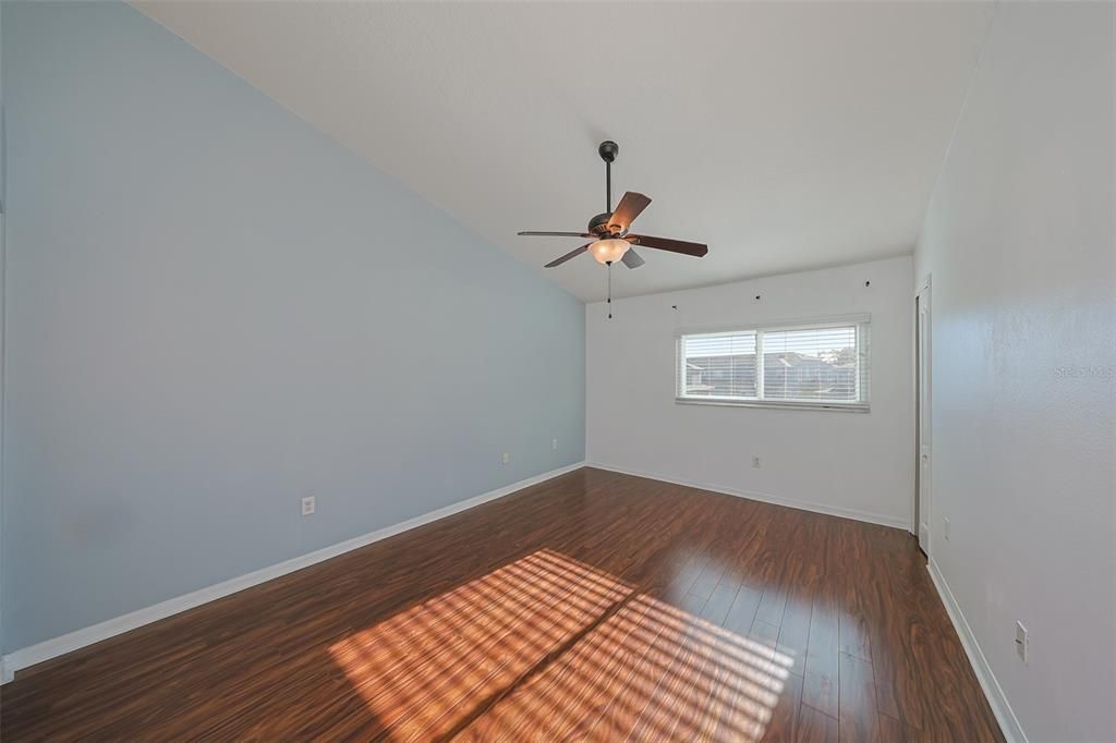 For Sale: $215,000 (2 beds, 2 baths, 1360 Square Feet)