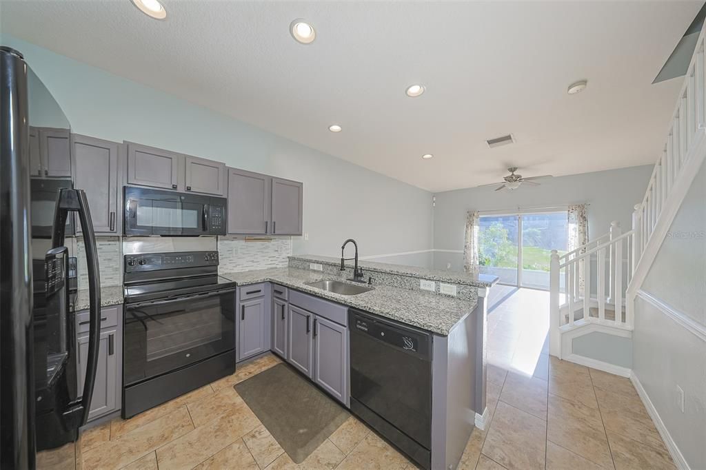 For Sale: $215,000 (2 beds, 2 baths, 1360 Square Feet)