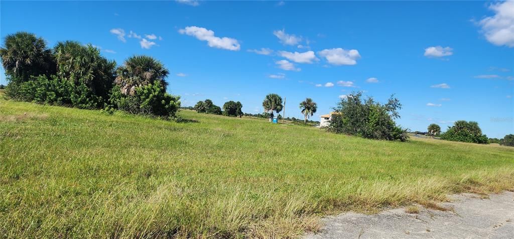 En Venta: $18,000 (0.17 acres)