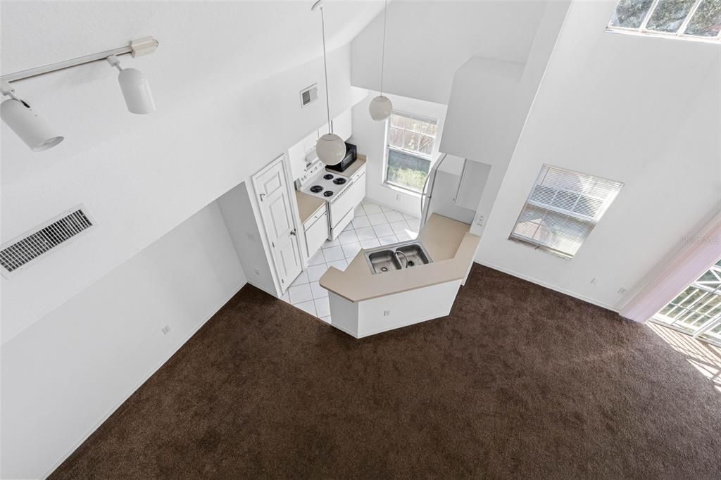 Под контрактом: $219,900 (2 спален, 2 ванн, 1373 Квадратных фут)