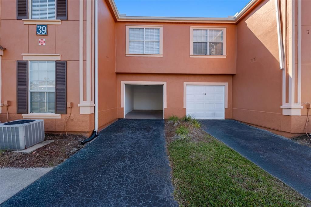 Под контрактом: $219,900 (2 спален, 2 ванн, 1373 Квадратных фут)