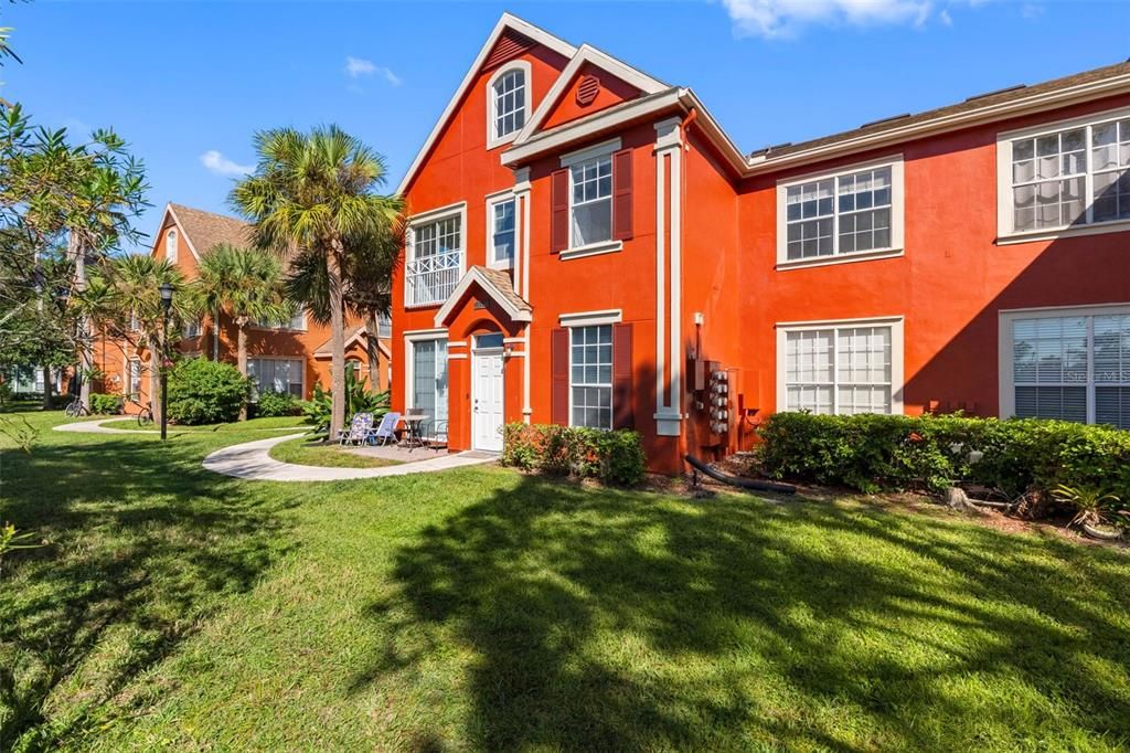 Под контрактом: $219,900 (2 спален, 2 ванн, 1373 Квадратных фут)