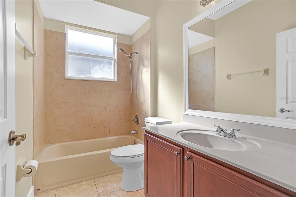 На продажу: $774,900 (4 спален, 3 ванн, 3242 Квадратных фут)