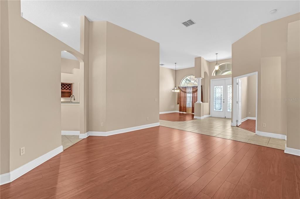 На продажу: $774,900 (4 спален, 3 ванн, 3242 Квадратных фут)