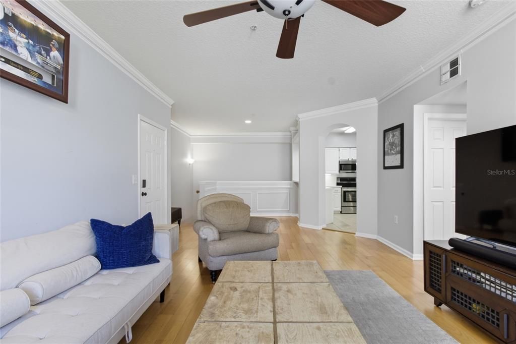 Active With Contract: $299,900 (1 beds, 1 baths, 964 Square Feet)