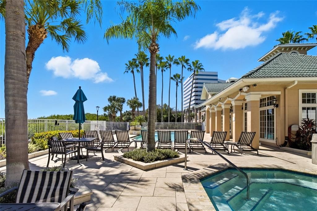 Active With Contract: $299,900 (1 beds, 1 baths, 964 Square Feet)