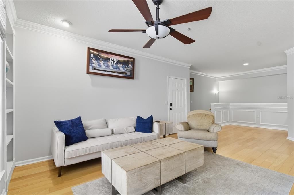 Active With Contract: $299,900 (1 beds, 1 baths, 964 Square Feet)