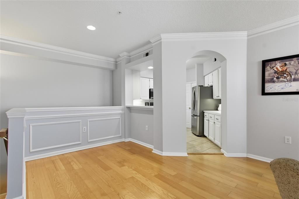 Active With Contract: $299,900 (1 beds, 1 baths, 964 Square Feet)