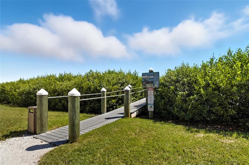 Active With Contract: $299,900 (1 beds, 1 baths, 964 Square Feet)