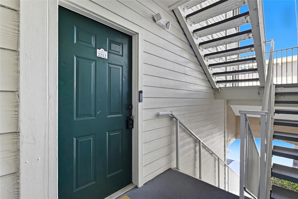 Active With Contract: $299,900 (1 beds, 1 baths, 964 Square Feet)