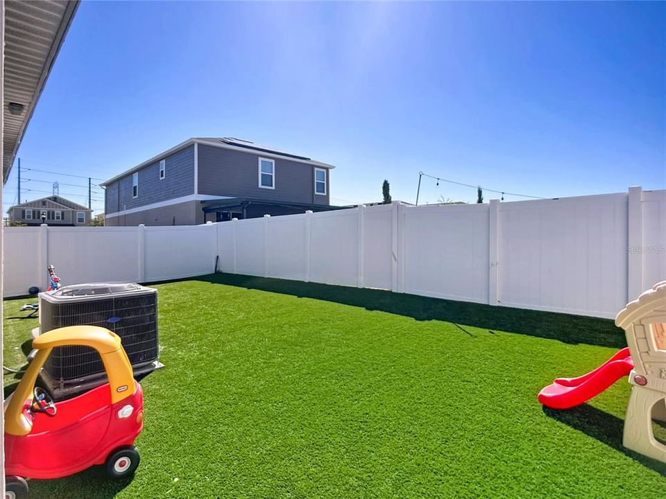 En Venta: $315,000 (4 camas, 2 baños, 1635 Pies cuadrados)