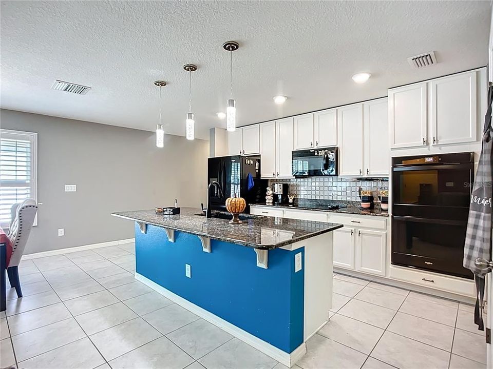 En Venta: $315,000 (4 camas, 2 baños, 1635 Pies cuadrados)