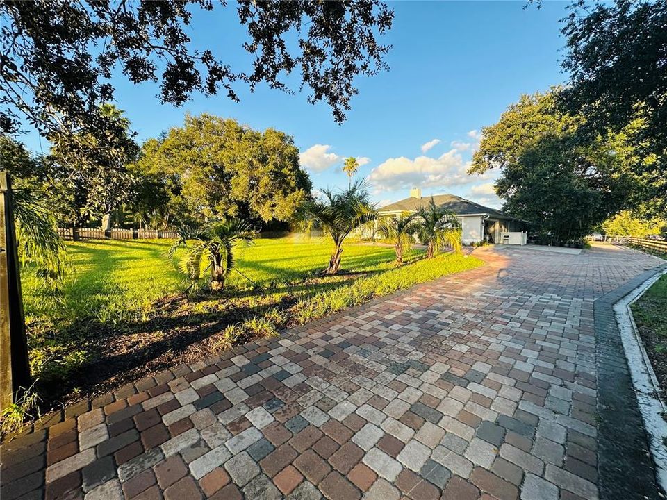 For Sale: $989,000 (4 beds, 3 baths, 2333 Square Feet)