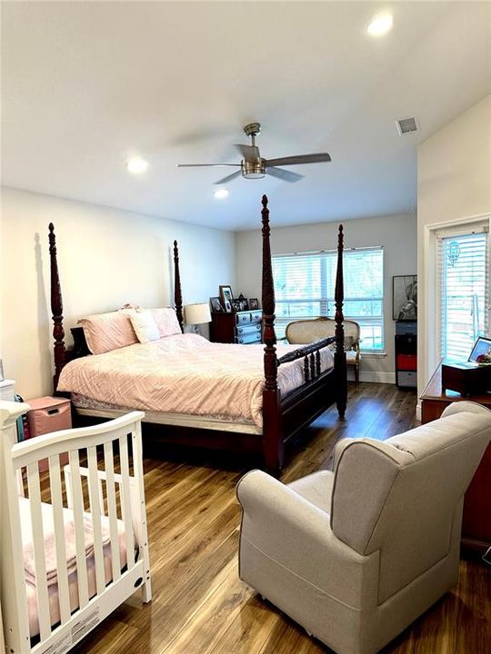 For Sale: $989,000 (4 beds, 3 baths, 2333 Square Feet)