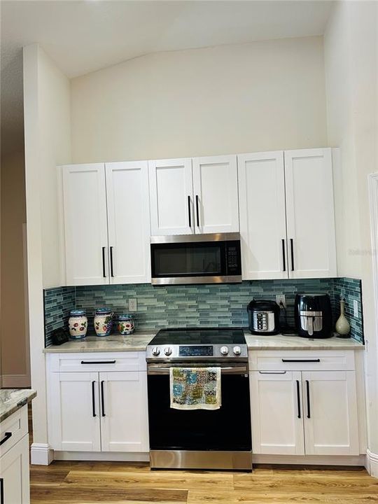 For Sale: $989,000 (4 beds, 3 baths, 2333 Square Feet)