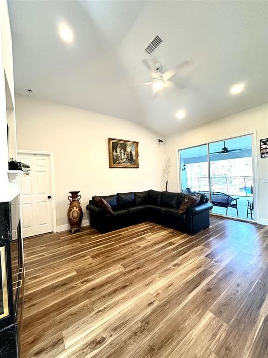 For Sale: $989,000 (4 beds, 3 baths, 2333 Square Feet)