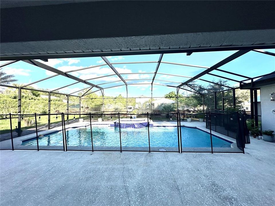 For Sale: $989,000 (4 beds, 3 baths, 2333 Square Feet)