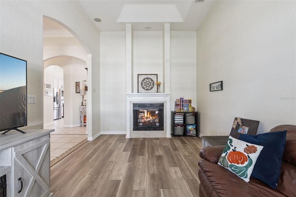 Под контрактом: $595,000 (4 спален, 3 ванн, 2711 Квадратных фут)