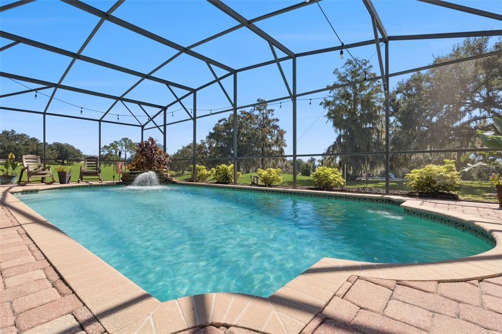 Под контрактом: $595,000 (4 спален, 3 ванн, 2711 Квадратных фут)