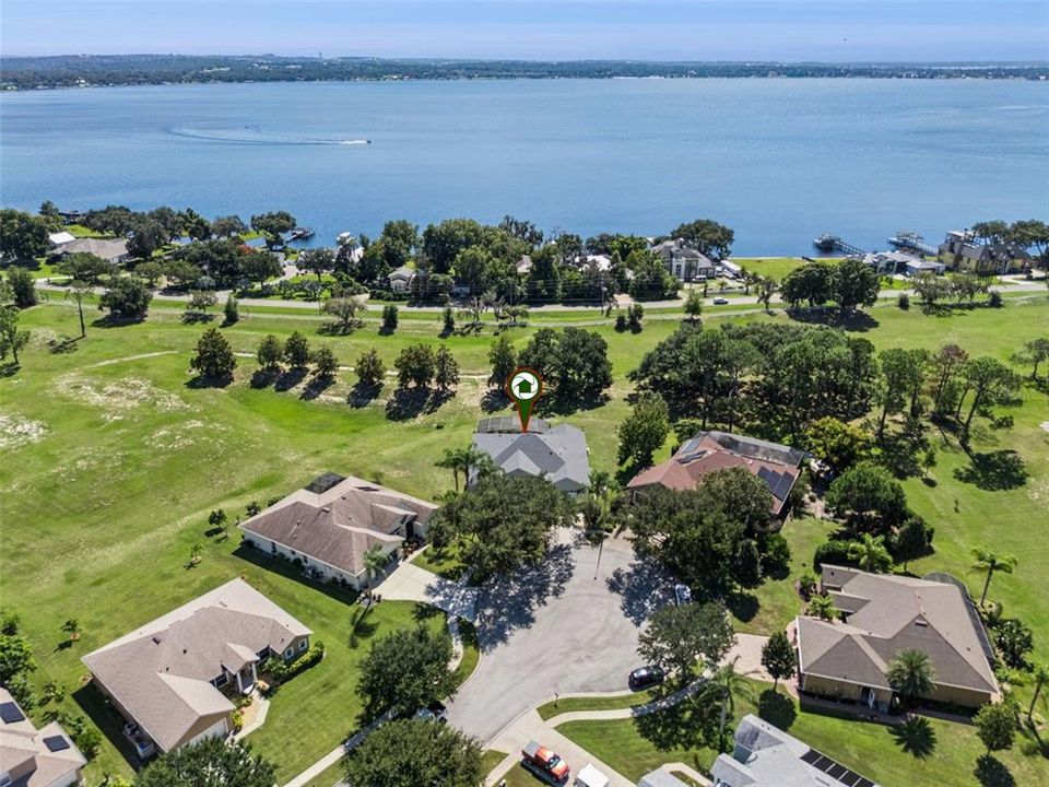 Под контрактом: $595,000 (4 спален, 3 ванн, 2711 Квадратных фут)